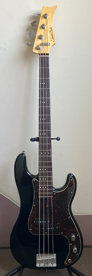 ThreeDots Guitarsのベースの画像